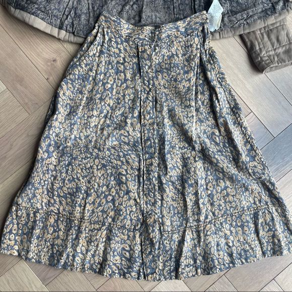 Wilfred Lyocell Button-Front Midi Skirt | Size 0 | Tan A-Line Skirt - Picture 4 of 10